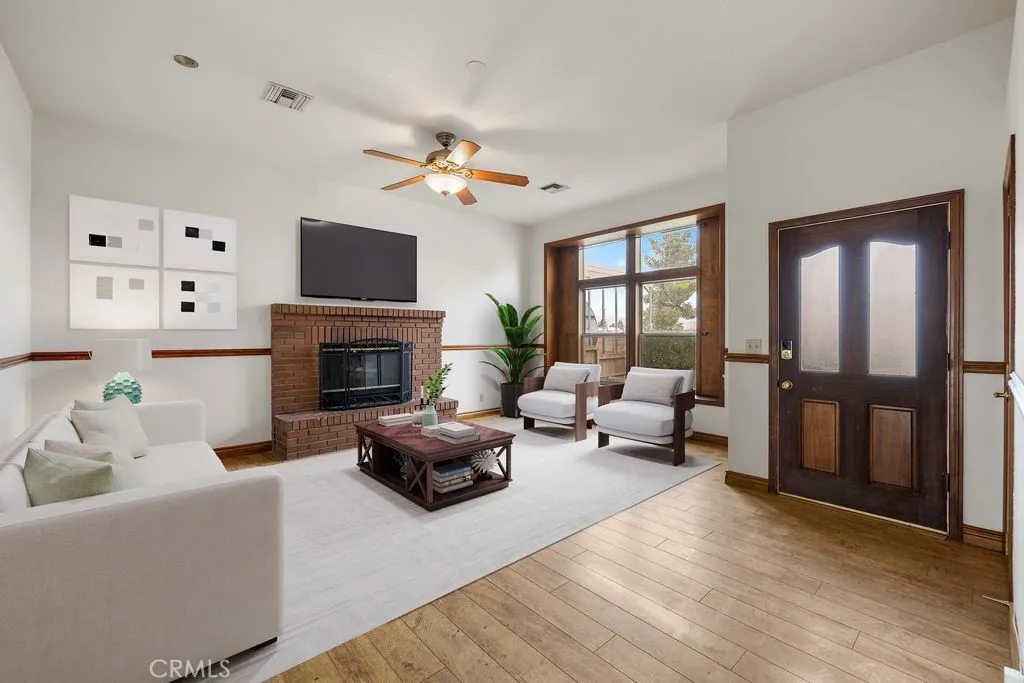 6818 W Avenue A2, Lancaster, California 93536 home-pic-2